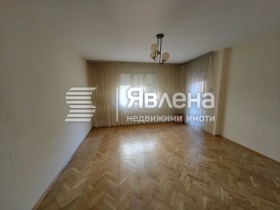 3+ hálószoba Idealen centar, Blagoevgrad