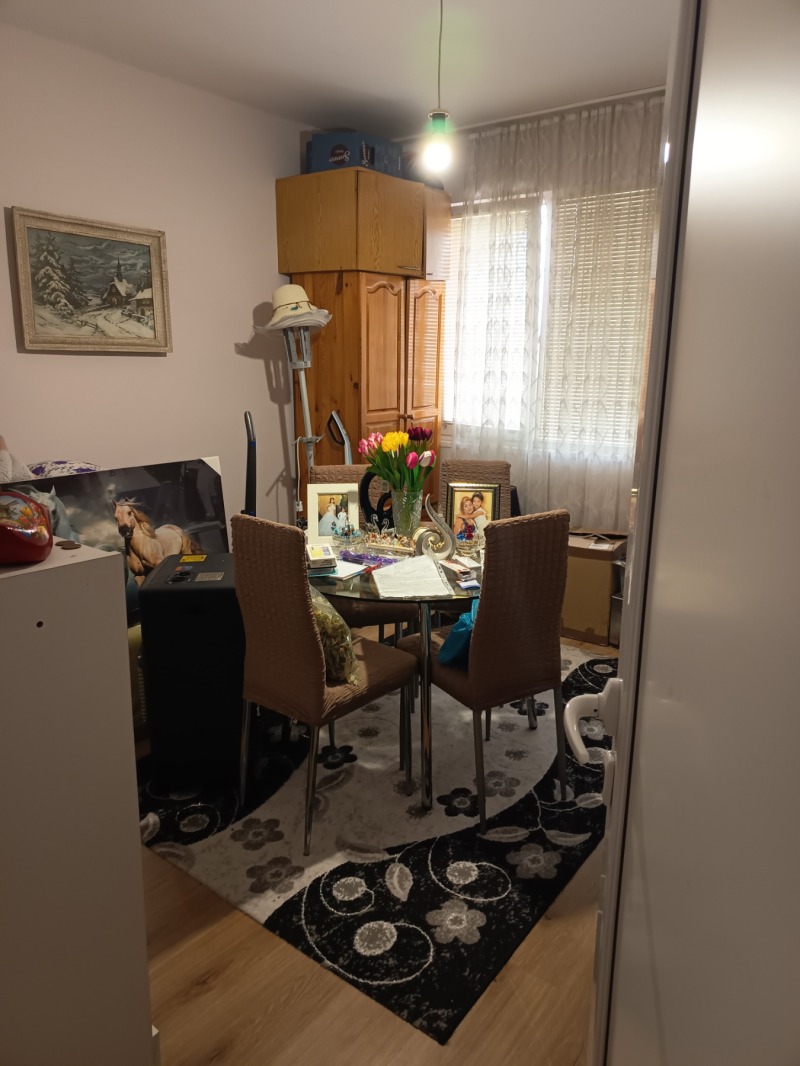 Продава 2-СТАЕН, град Благоевград, Идеален център • 103000 € / 201450.49 лв. • 38495074 1