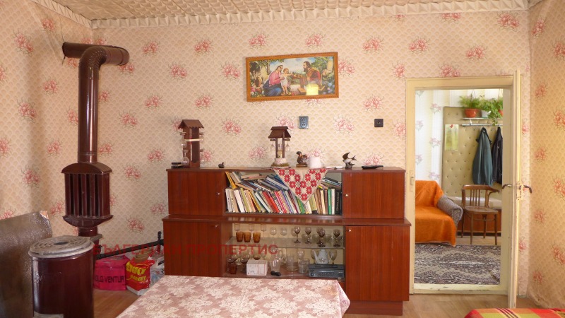 Продава КЪЩА, с. Черна гора, област Стара Загора, снимка 6 - Къщи - 42402299