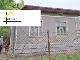 Продажба на имоти в с. Върбица, област Велико Търново - изображение 1 