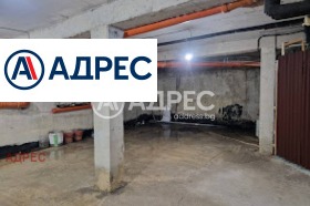Парковочное место Колхозен пазар, Варна