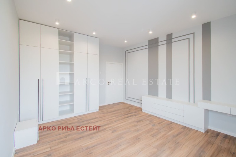 Продава 4-СТАЕН, гр. София, Център, снимка 4 - Апартаменти - 53462653