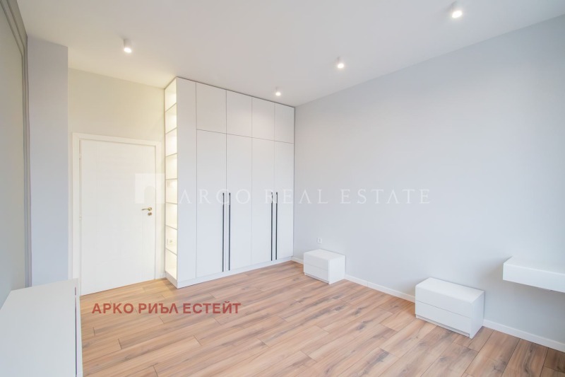 Продава 4-СТАЕН, гр. София, Център, снимка 6 - Апартаменти - 53462653