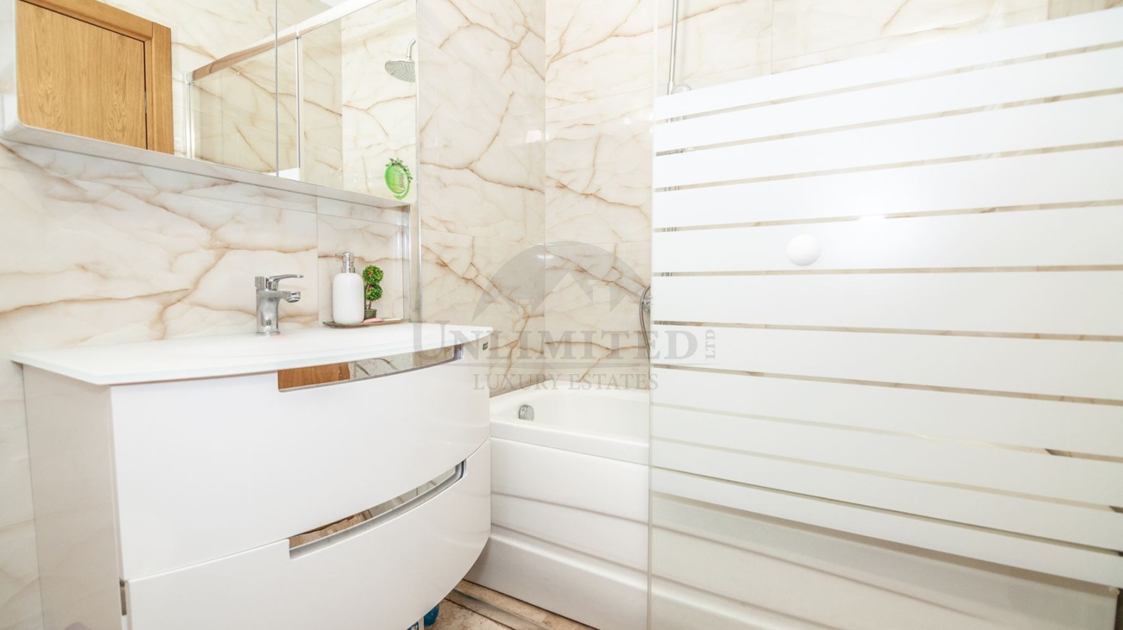 Продава 4-СТАЕН, гр. София, Изток, снимка 16 - Апартаменти - 56017611