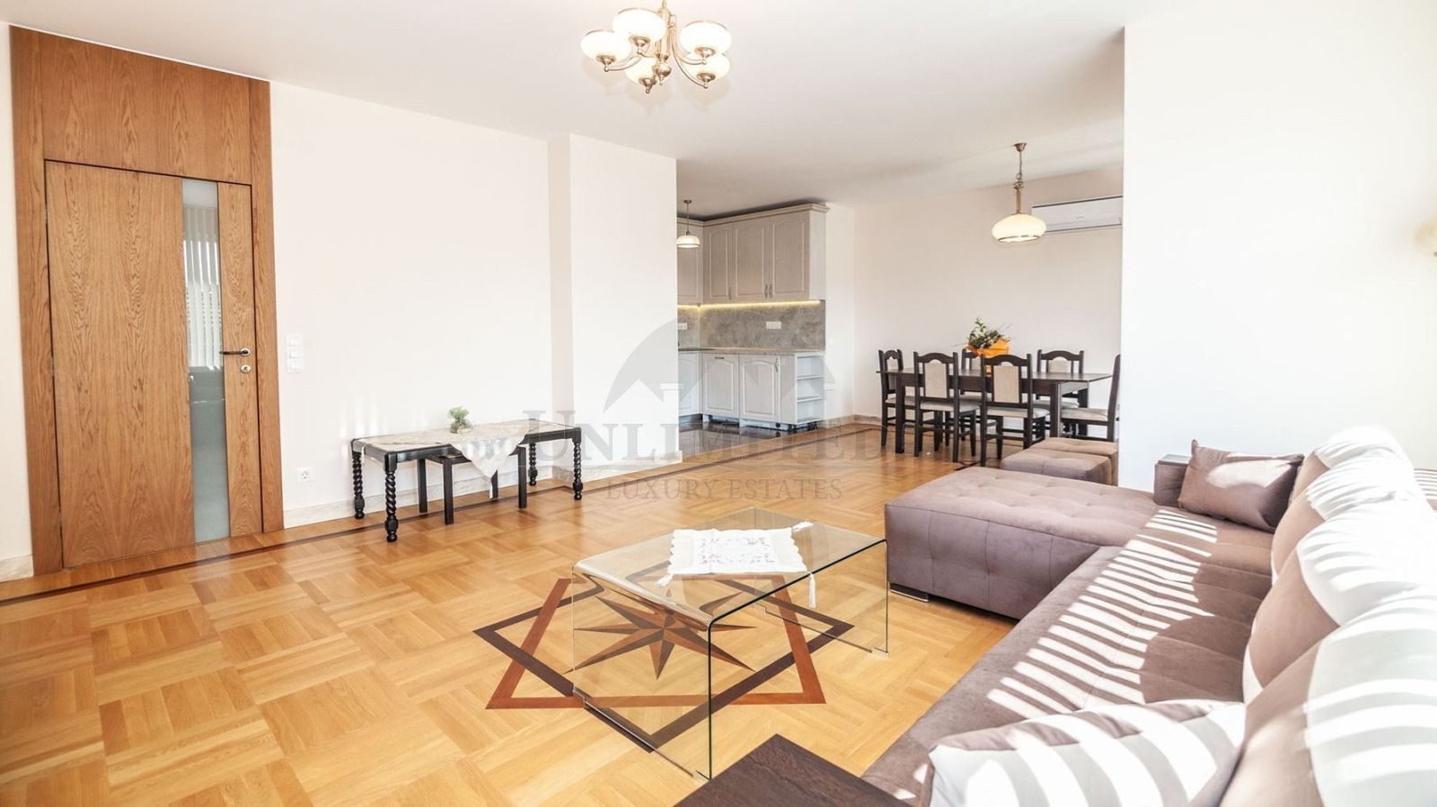 Продава 4-СТАЕН, гр. София, Изток, снимка 2 - Апартаменти - 56017611