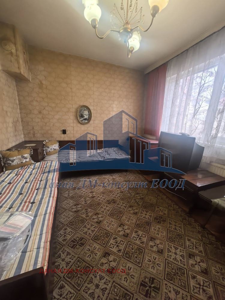 Продава 3-СТАЕН, гр. Шумен, Център, снимка 6 - Апартаменти - 54502350