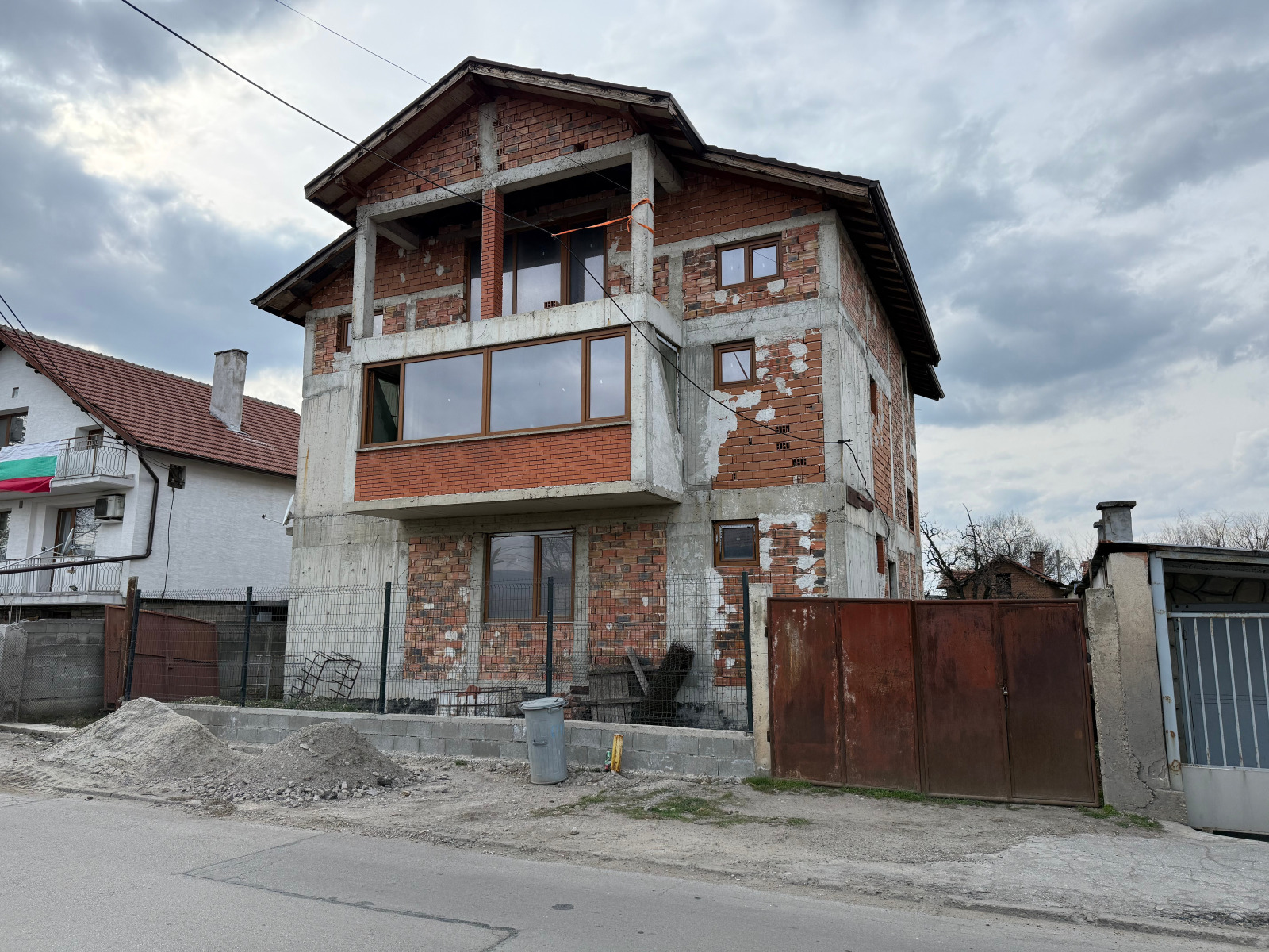 Продава КЪЩА, гр. София, с. Казичене