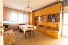 Продава 3-стаен град Русе Дружба 3 - [1] 