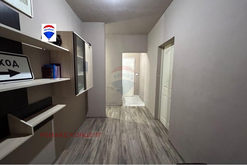 Продава  4-стаен град Шумен , 5-ти полк , 95 кв.м | 40358492 - изображение [5]