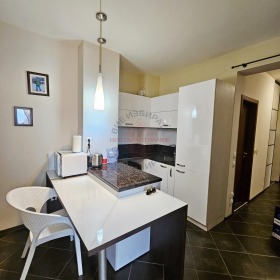 1 chambre Galata, Varna