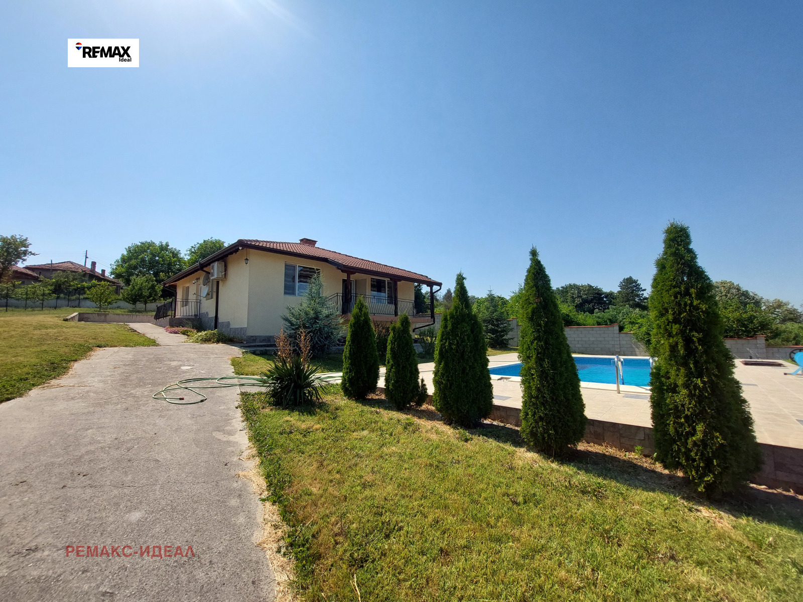 Продава КЪЩА, с. Горен чифлик, област Варна, снимка 2 - Къщи - 51440251