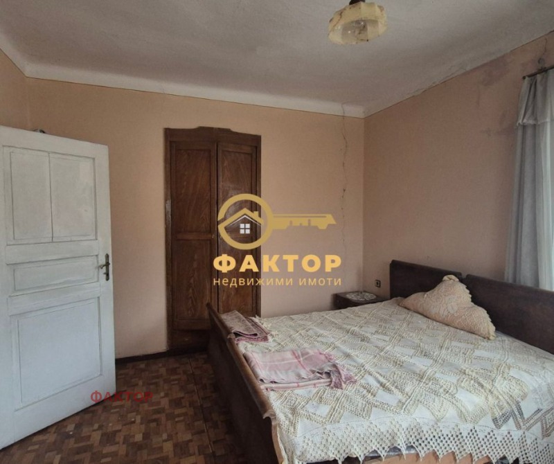 Продава КЪЩА, с. Устина, област Пловдив, снимка 5 - Къщи - 52320686