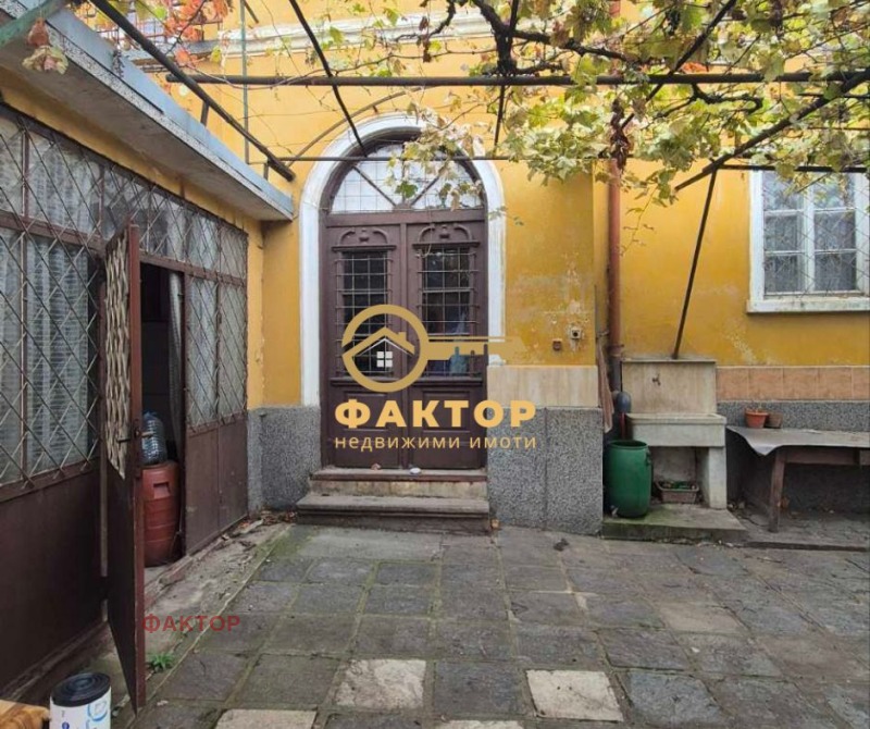 Продава КЪЩА, с. Устина, област Пловдив, снимка 2 - Къщи - 52320686