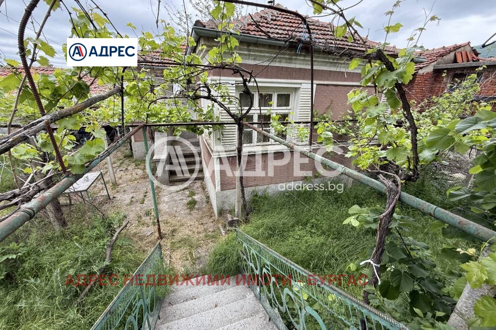 Продава КЪЩА, с. Съединение, област Бургас