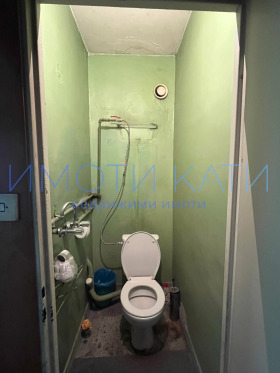 2 makuuhuonetta Iztok, Pernik 8