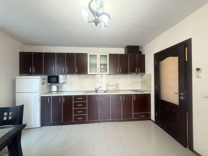 En venta  1 dormitorio región Burgas , Pomorie , 64 metros cuadrados | 44643636 - imagen [2]