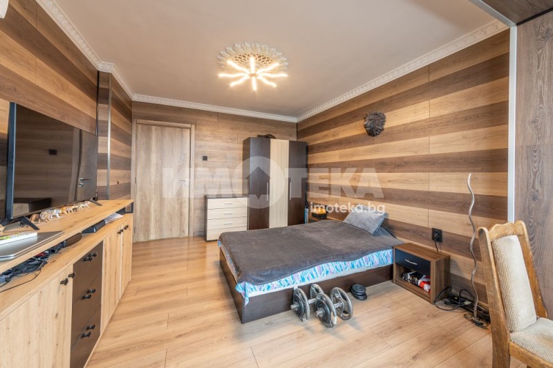 Продава МНОГОСТАЕН, гр. Варна, Левски 1, снимка 3 - Апартаменти - 53178189