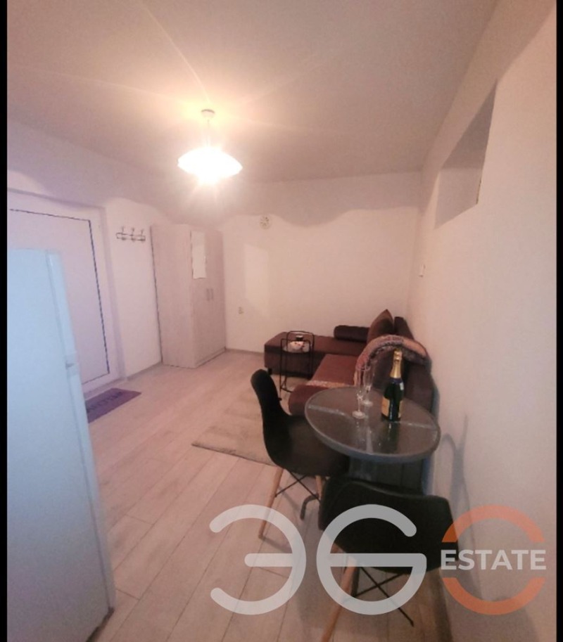 Продава АТЕЛИЕ, ТАВАН, гр. Варна, Гръцка махала, снимка 2 - Апартаменти - 53158158