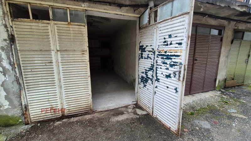 Продава ГАРАЖ, ПАРКОМЯСТО, гр. Габрово, Младост