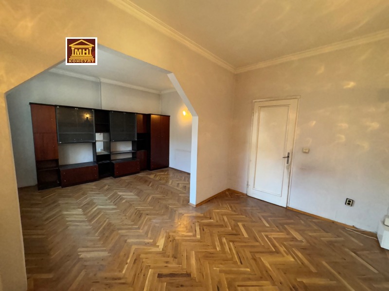 Продава  Многостаен град София , Център , 140 кв.м | 88435659 - изображение [2]