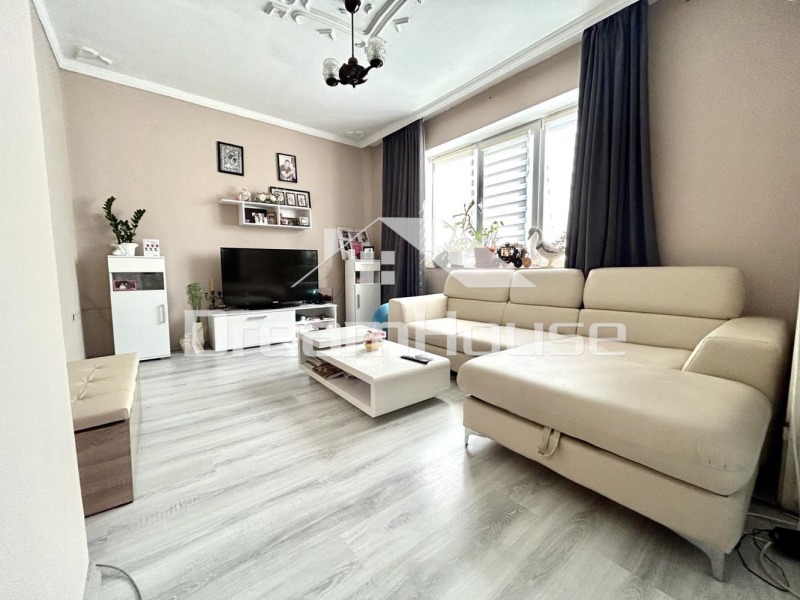 À venda  Andar da casa Plovdiv , Kiutchuk Parij , 106 m² | 44244920