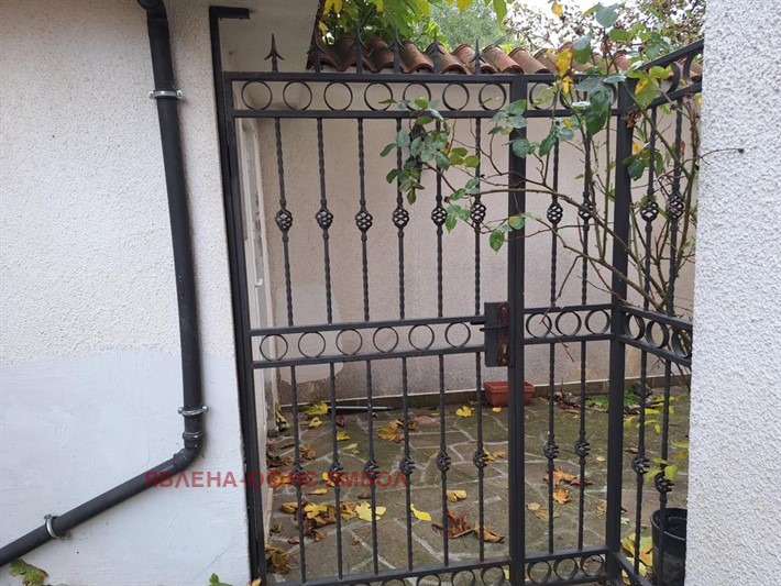 Продава ЕТАЖ ОТ КЪЩА, гр. Ямбол, Център, снимка 8 - Етаж от къща - 52827483