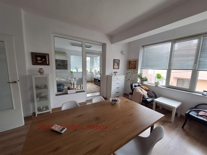 Продава ЕТАЖ ОТ КЪЩА, гр. Ямбол, Център, снимка 5 - Етаж от къща - 52827483