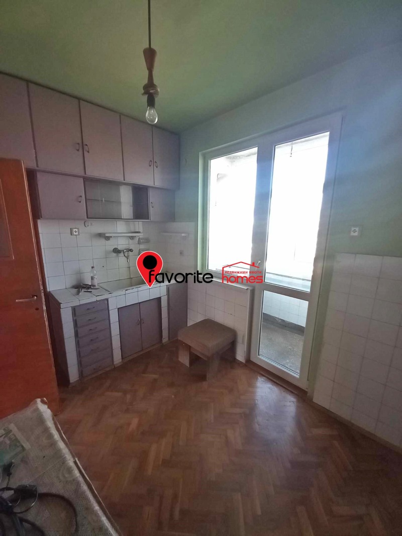 Продава  4-стаен град Шумен , Център , 94 кв.м | 65275710 - изображение [6]