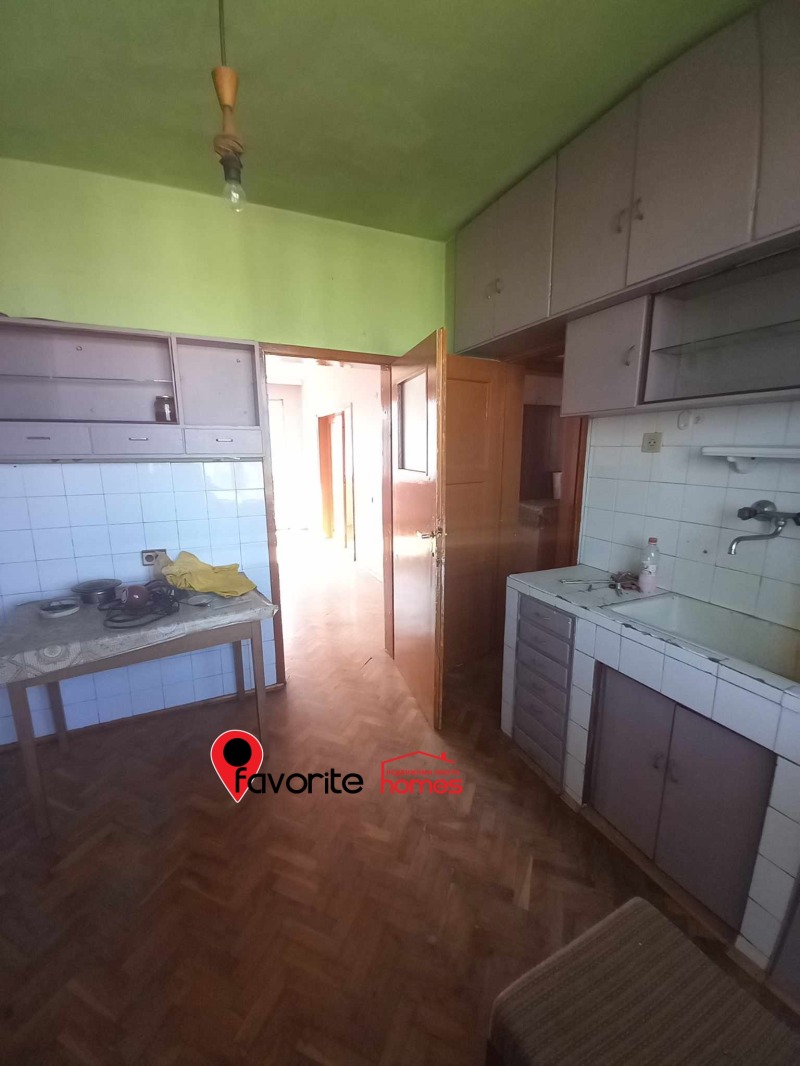 Продава  4-стаен град Шумен , Център , 94 кв.м | 65275710 - изображение [7]