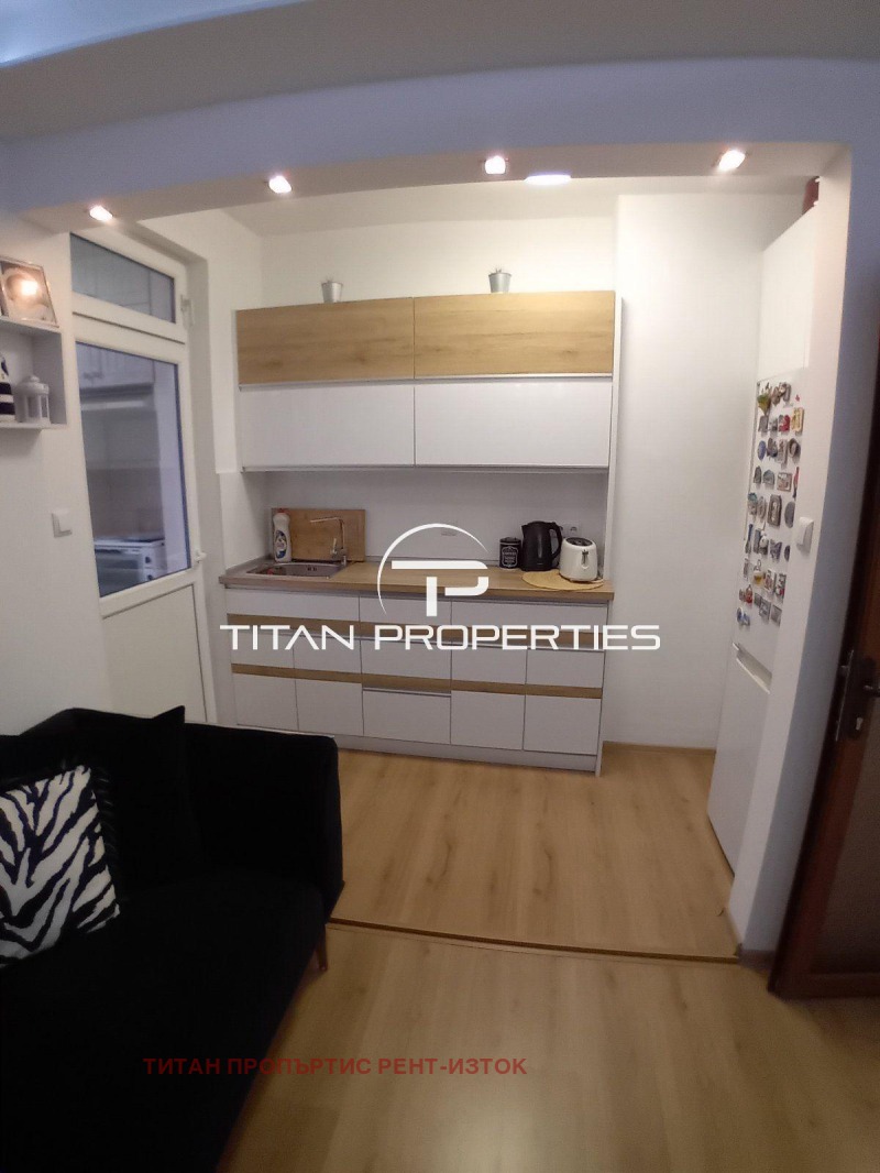 Продава МНОГОСТАЕН, гр. Бургас, Възраждане, снимка 11 - Апартаменти - 52708035