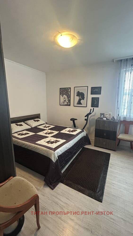 Продава МНОГОСТАЕН, гр. Бургас, Възраждане, снимка 3 - Апартаменти - 52708035