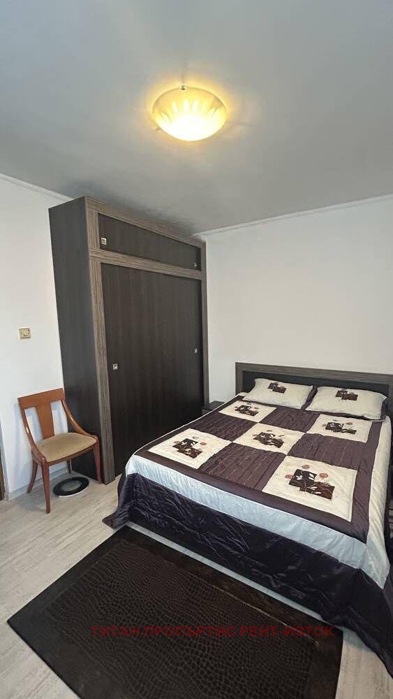 Продава МНОГОСТАЕН, гр. Бургас, Възраждане, снимка 2 - Апартаменти - 52708035