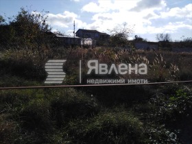 Verhaallijn m-t Zelenika, Varna