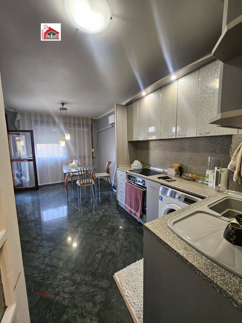 Продава 3-СТАЕН, гр. Пазарджик, Център, снимка 2 - Апартаменти - 52835434