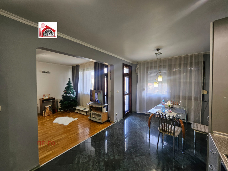 Продава 3-СТАЕН, гр. Пазарджик, Център