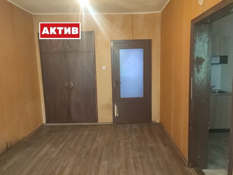 For Sale  3 bedroom Targovishte , Varosha , 108 sq.m | 63230571 - image [2]