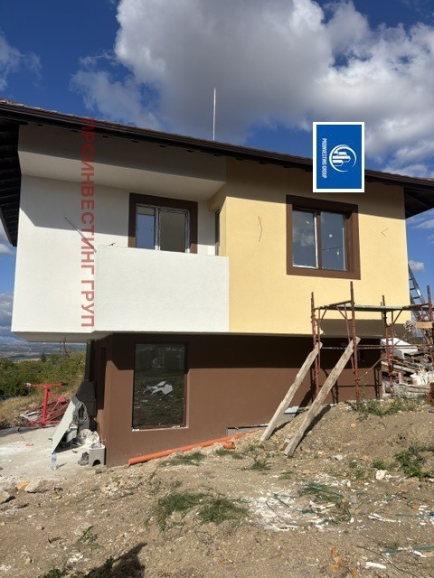 Продава КЪЩА, с. Хераково, област София област