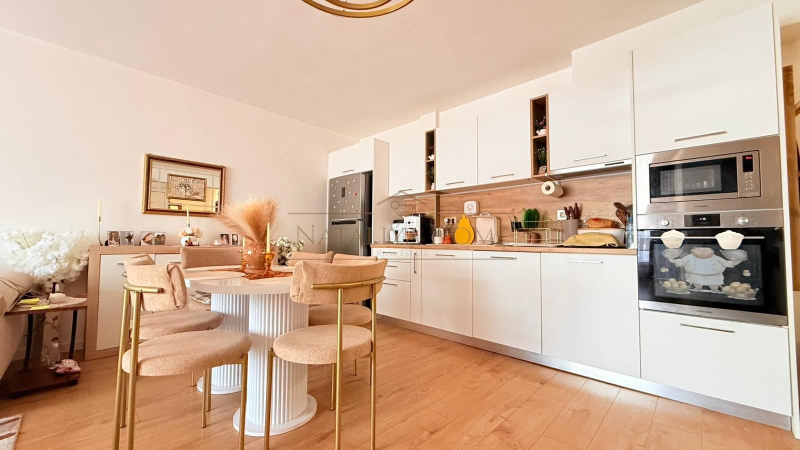 Продава 2-СТАЕН, гр. Бургас, Сарафово, снимка 2 - Апартаменти - 53718657