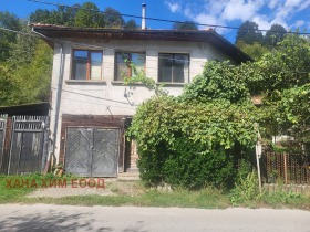 House Beli Osam, region Lovech 1