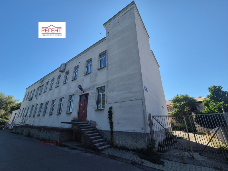 Продава ПРОМ. ПОМЕЩЕНИЕ в град Габрово, Център - 1438 кв.м / 1 080 000 € » 2 112 296.40 лв., РЕГЕНТ