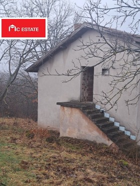 Продажба на имоти в с. Ново бърдо, област София - изображение 1 