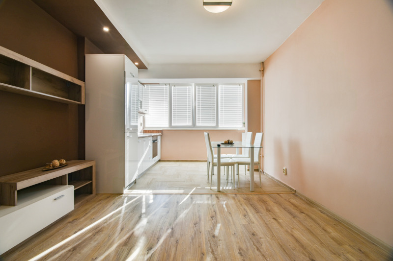 En venta  1 dormitorio Sofia , Tsentar , 51 metros cuadrados | 45963147