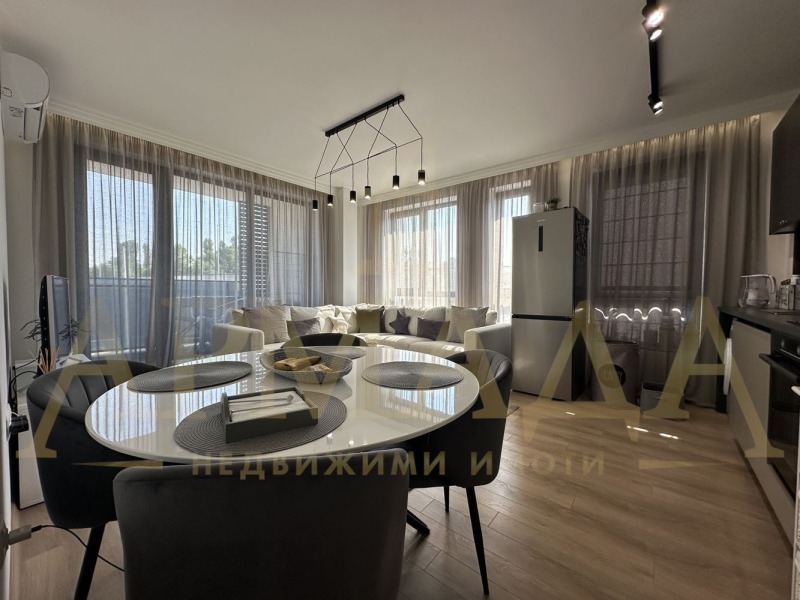 De vânzare  2 dormitoare Plovdiv , Țentâr , 92 mp | 50576981