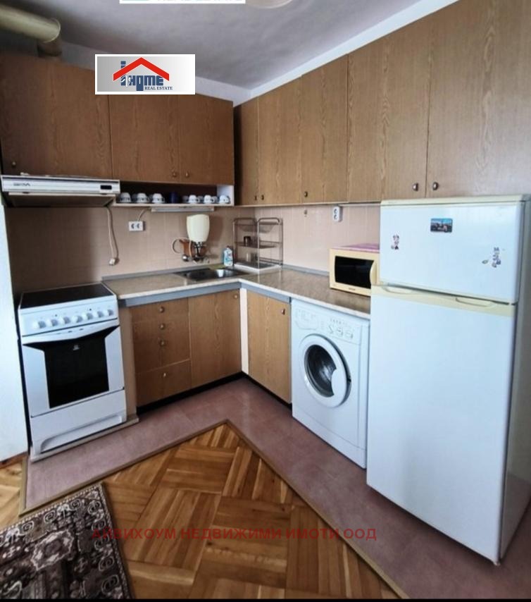 Продава  3-стаен град Плевен , Широк център , 100 кв.м | 99162867