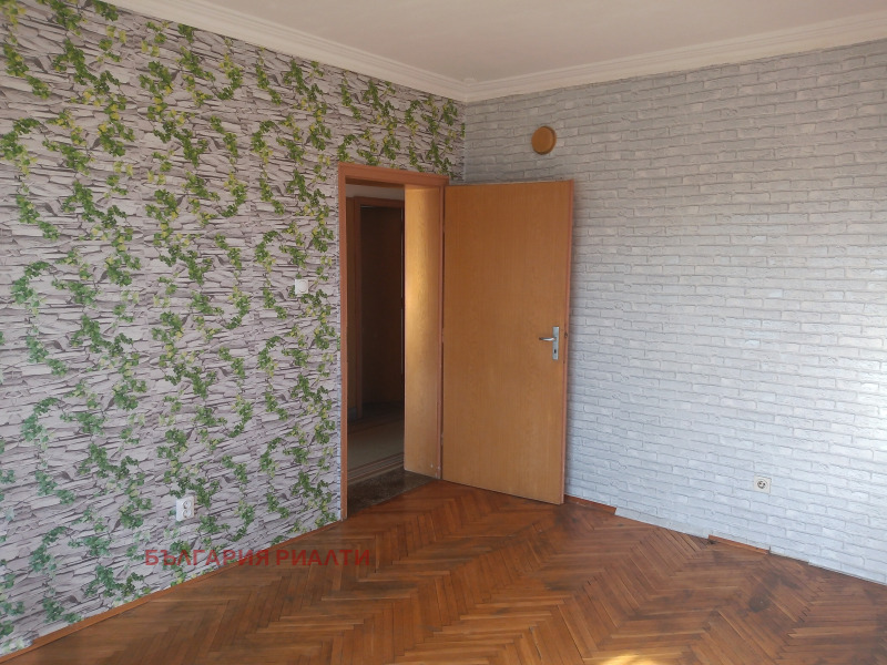 Продава ЕТАЖ ОТ КЪЩА, гр. София, гр. Нови Искър, снимка 6 - Етаж от къща - 52361470