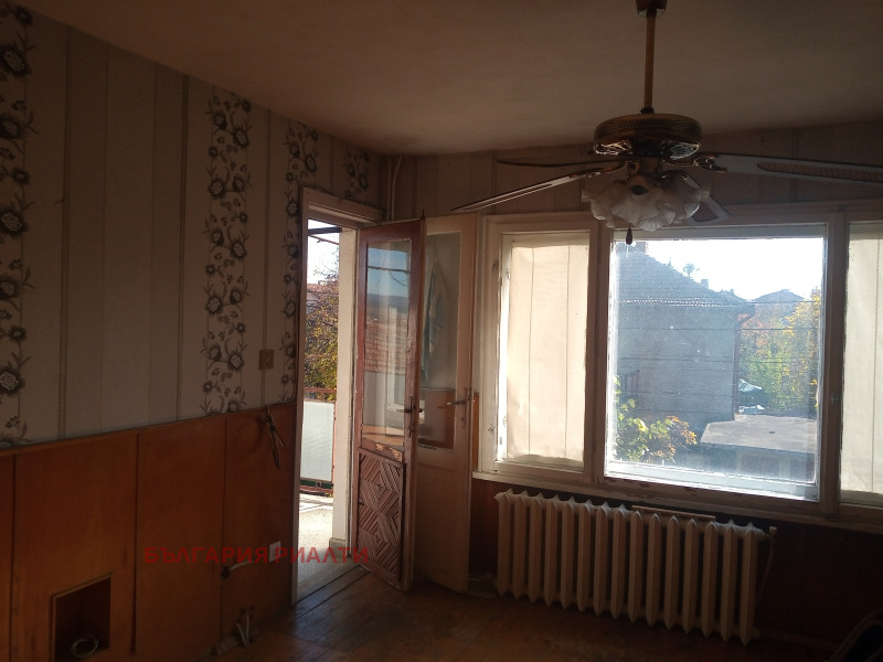 Продава ЕТАЖ ОТ КЪЩА, гр. София, гр. Нови Искър, снимка 4 - Етаж от къща - 52361470