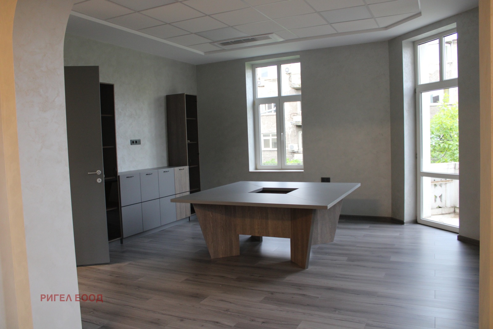 Продава МНОГОСТАЕН, гр. София, Център, снимка 2 - Апартаменти - 54262574