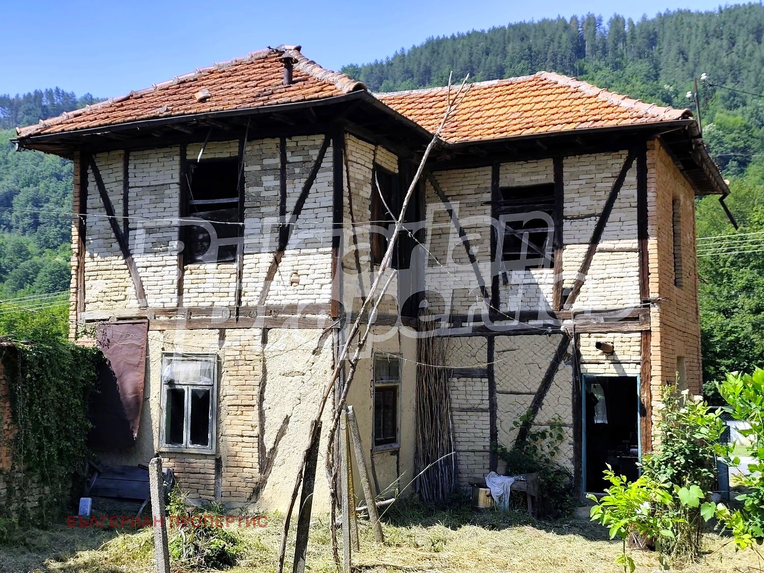 Продава КЪЩА, гр. Априлци, област Ловеч