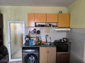 Stüdyo Suhata reka, Sofia 1