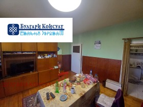 Етаж от къща град Кюстендил, Могилата 13